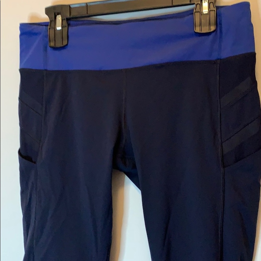 Lululemon Illumina Capri size 10 - Picture 4 of 9
